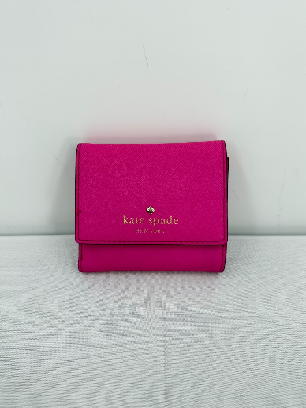 Kate Spade Cedar Street Tavy Saffiano Leather Pink Trifold Wallet Barbiecore - Picture 2 of 15